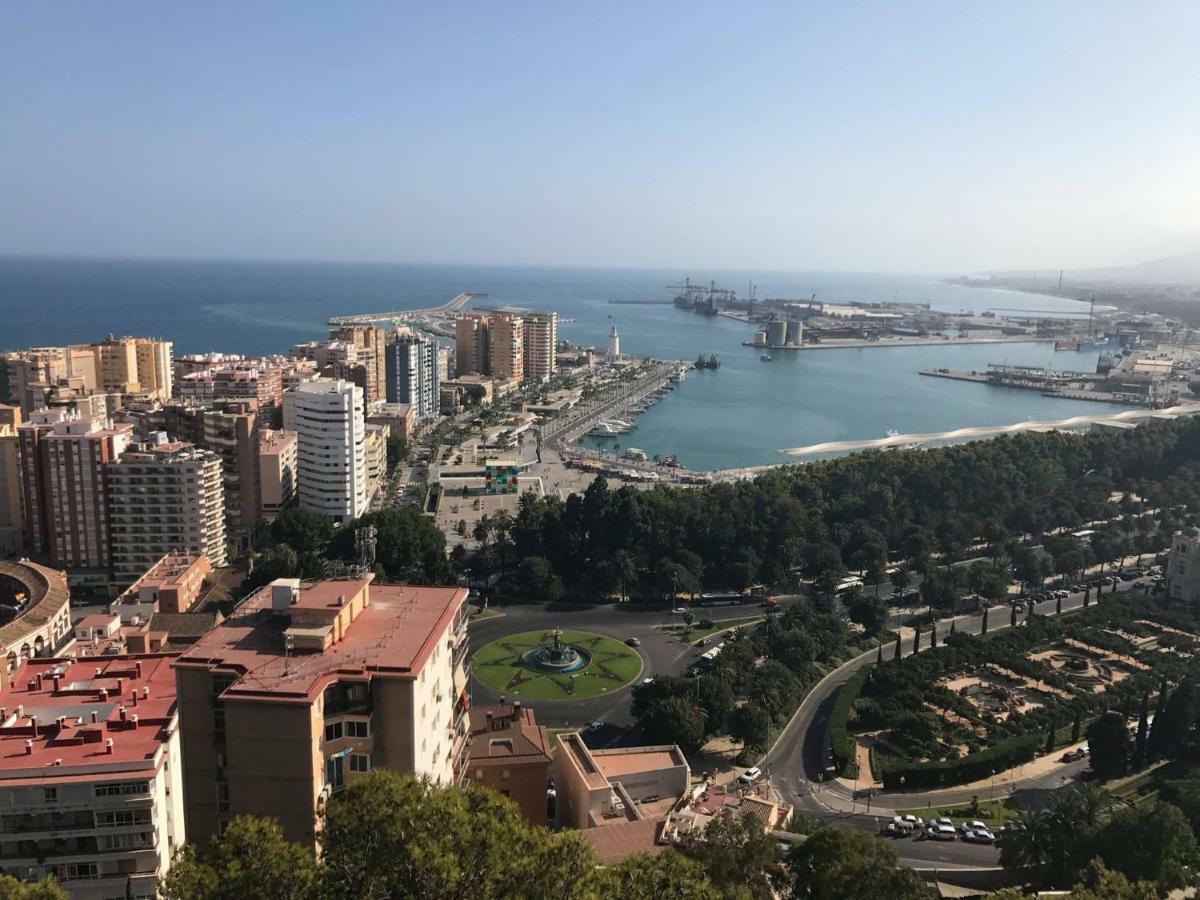 Apartamento Los Tres Soles Малага Екстериор снимка