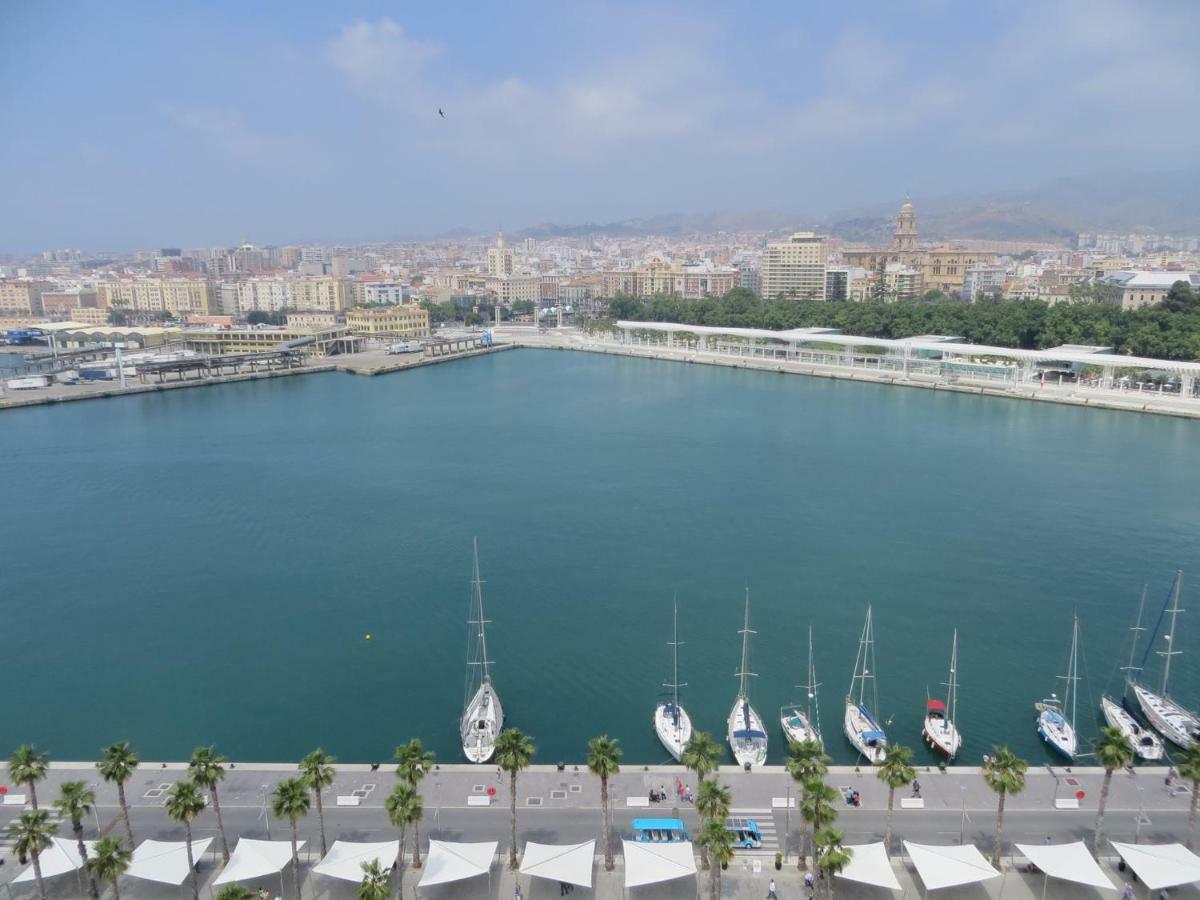 Apartamento Los Tres Soles Малага Екстериор снимка