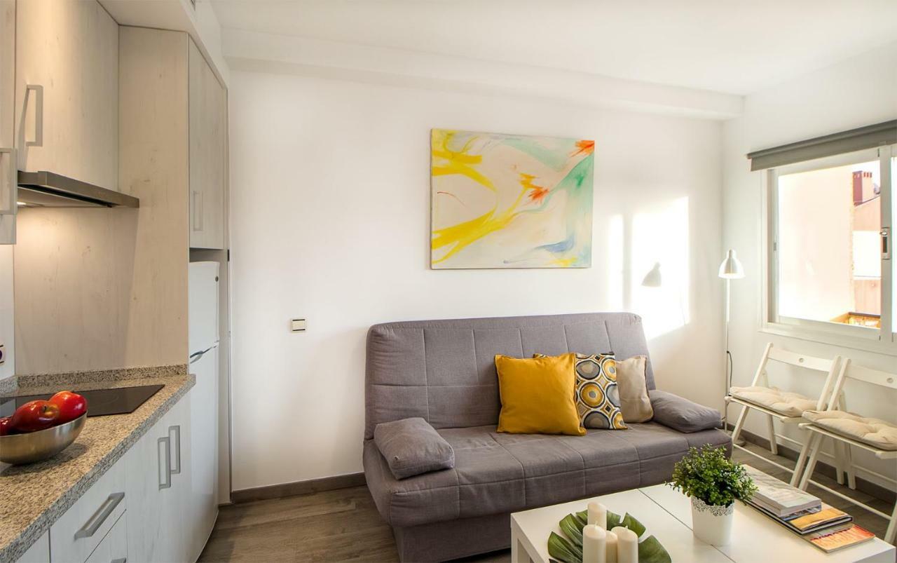 Apartamento Los Tres Soles Малага Екстериор снимка