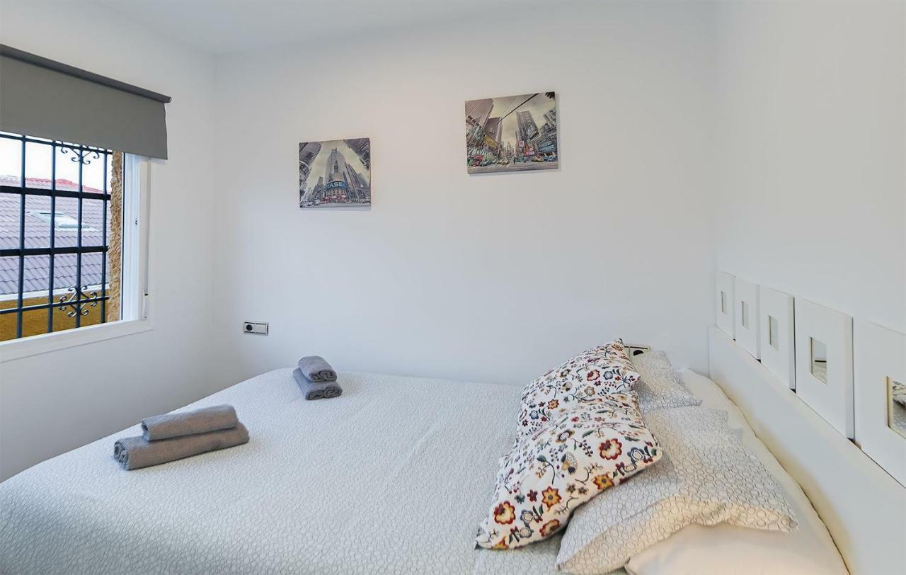Apartamento Los Tres Soles Малага Екстериор снимка