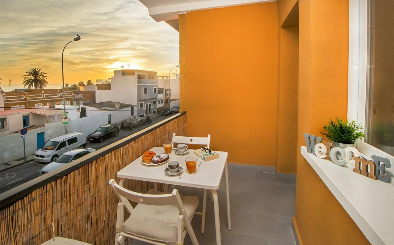 Apartamento Los Tres Soles Малага Екстериор снимка