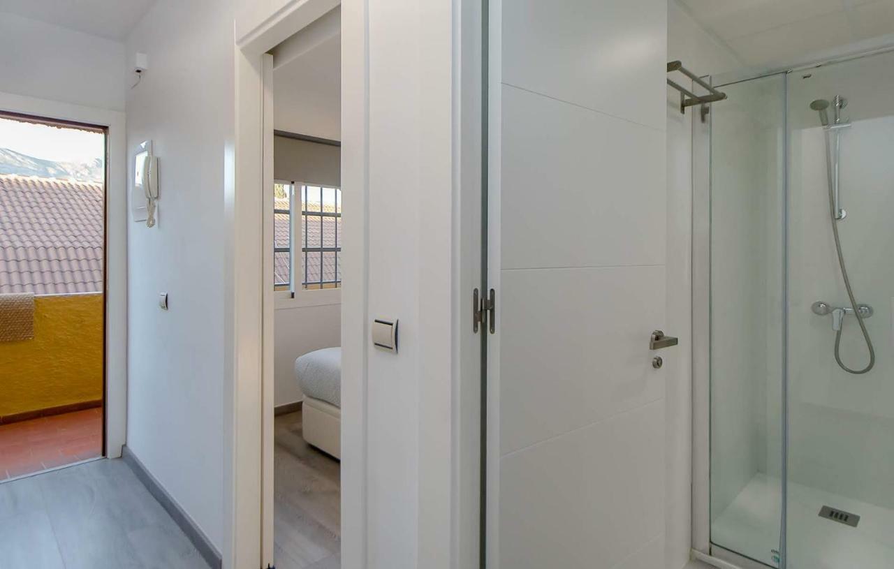Apartamento Los Tres Soles Малага Екстериор снимка